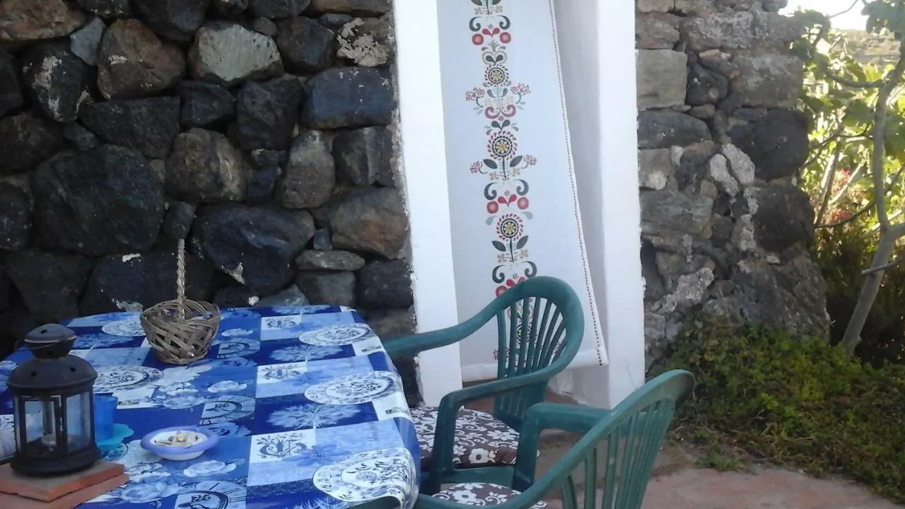 Willa La Palma San Michele  0*, San Michele (Pantelleria) Włochy